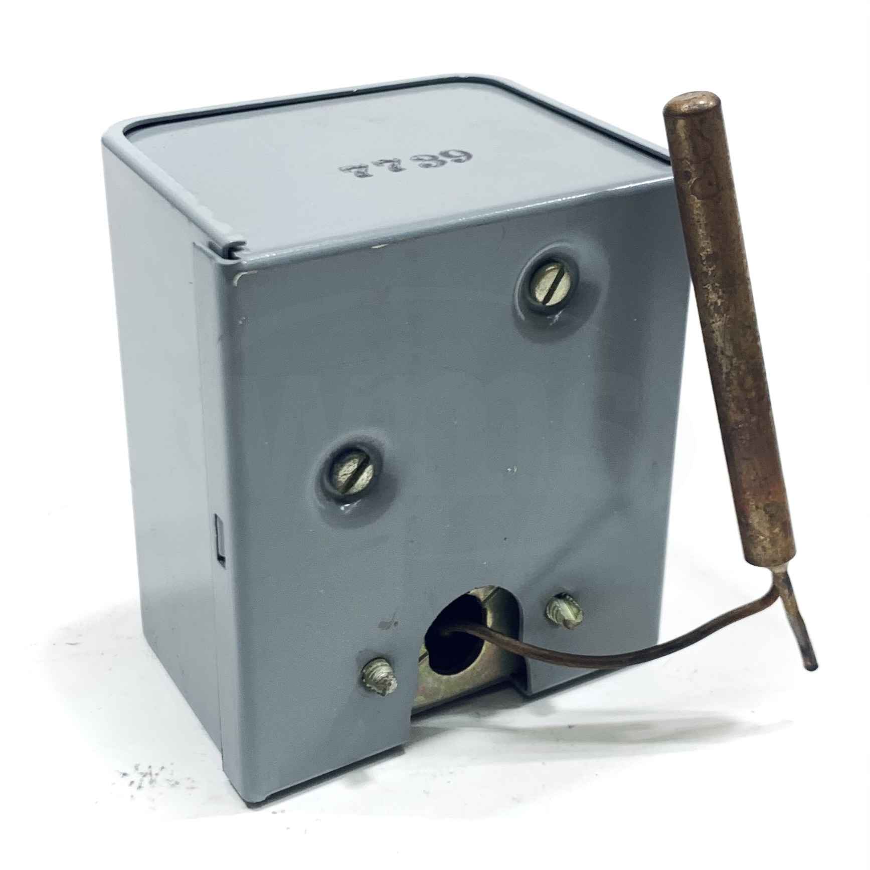 11C18-6 White-Rodgers Horizontal Well Hot Water Control