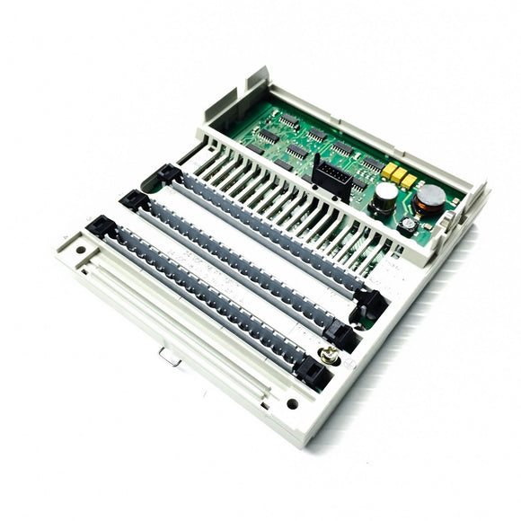 170ADM37010 Schneider TSX Momentum I/O Base, 24VDC