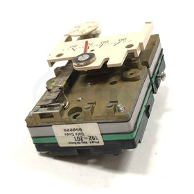 192-201 Siemens Pneumatic Room Thermostat And Wall Plate