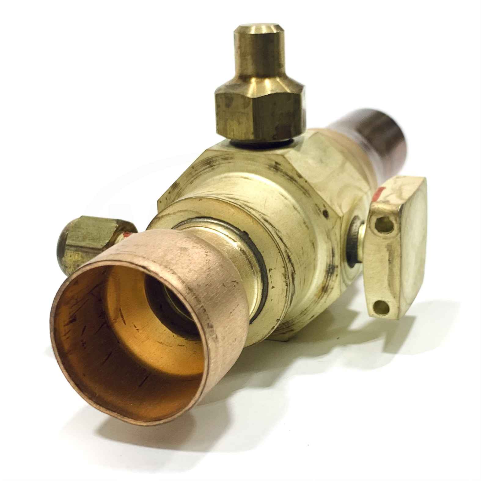 39L20 Lennox 1-1/8" X 7/8" Ball Valve