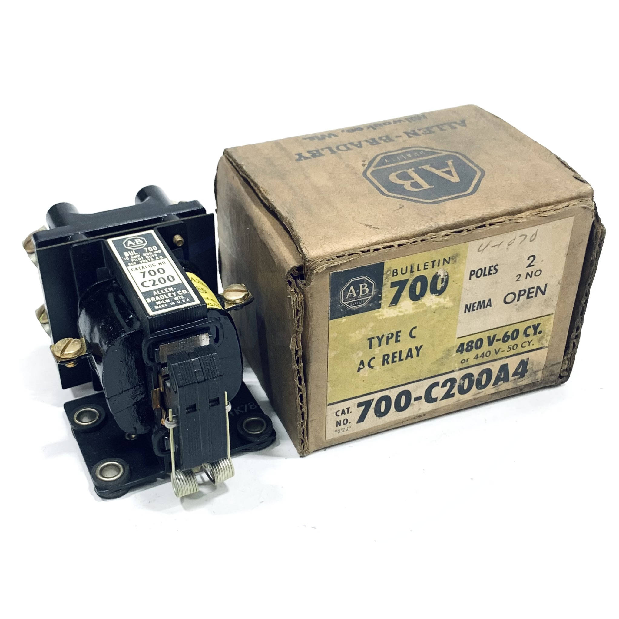700-C200A4 Allen-Bradley Control Relay 440-480 Vac