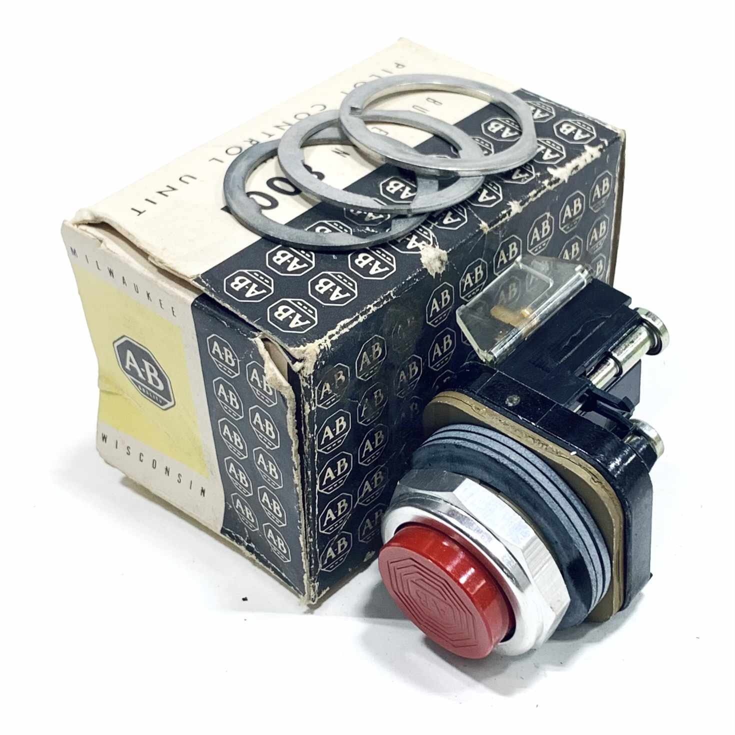 800T-B6N Allen-Bradley Momentary Push-Button
