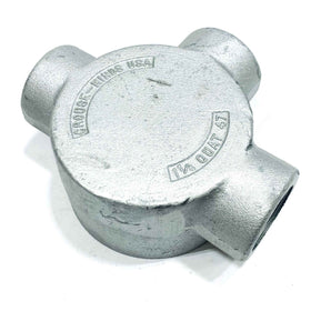GUAT47 Crouse-Hinds Conduit Outlet Box With Cover, 3 5/8" Cover Opening, 1 1/4"