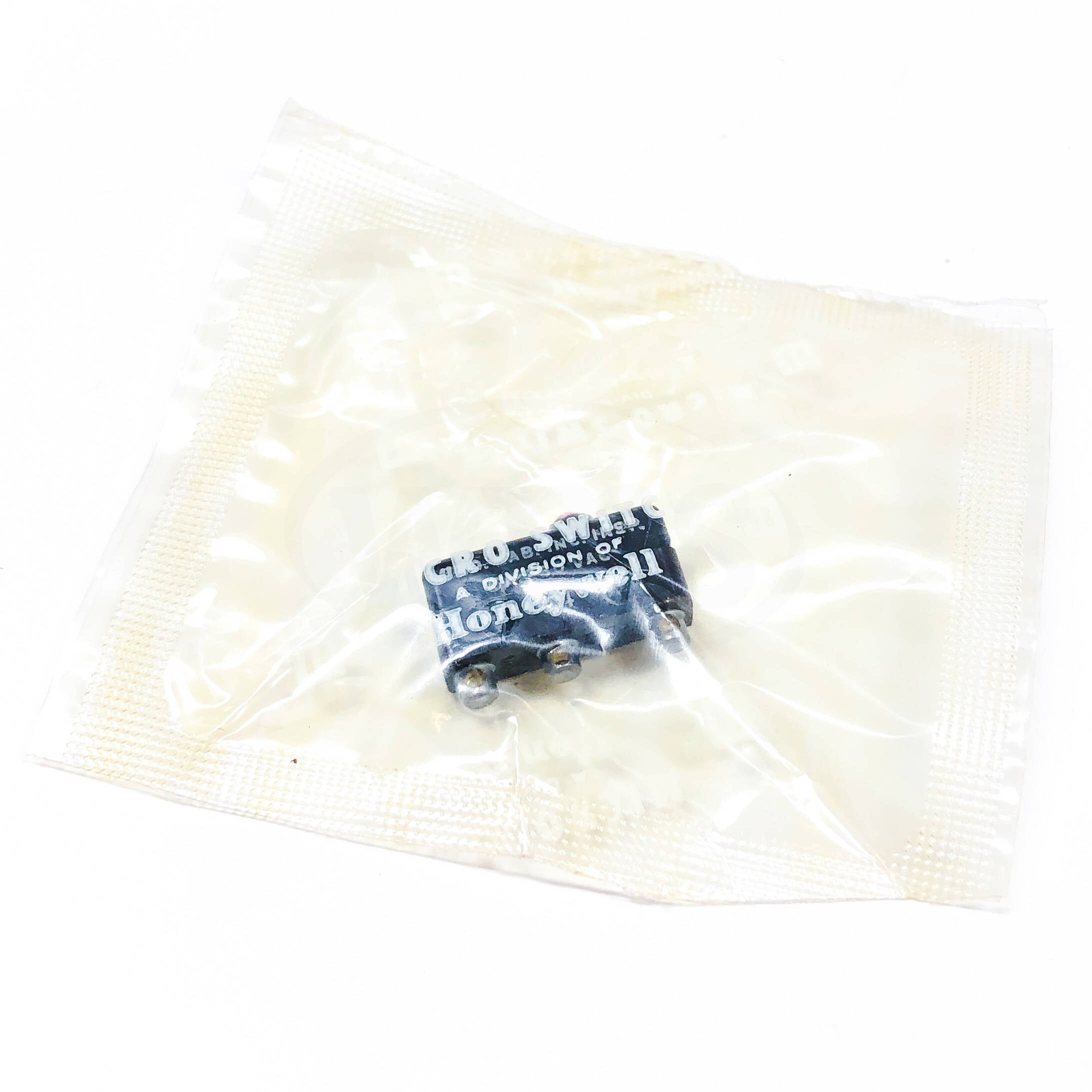 MS25085-1 Honeywell Micro Switch, Subminiature, Pin Plunger, SPDT - 0
