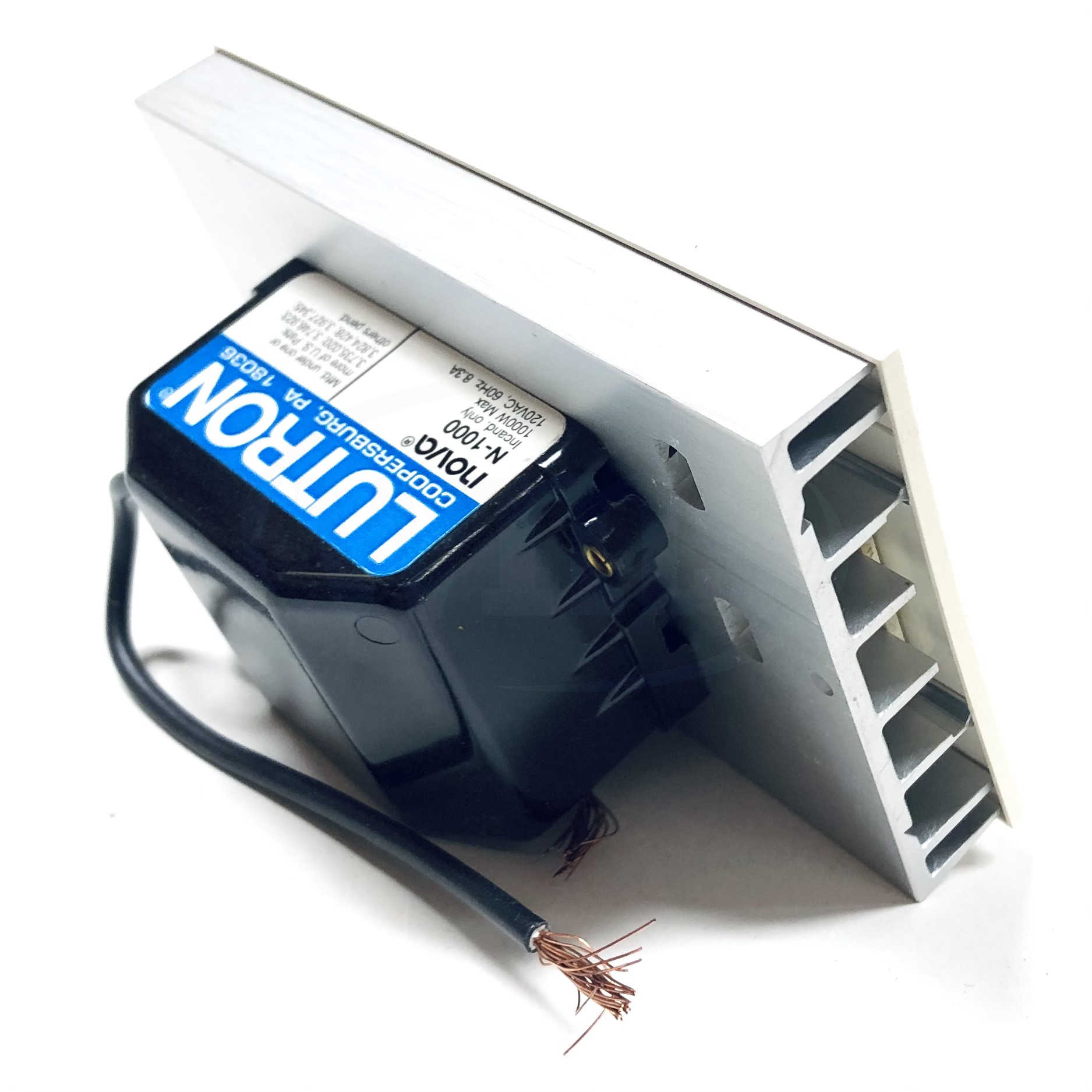 N-100-WH Lutron Nova Incandescent Dimmer, 120VAC, 60Hz, 1000W