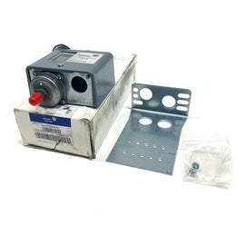 P170AB-2C Johnson Controls 120/240 VAC, 325psi Low Pressure Control Switch